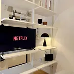 Naviglio M4 Relax E Design ميلان