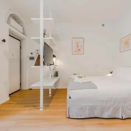 Naviglio - Metro Blu Navigli Apartment *