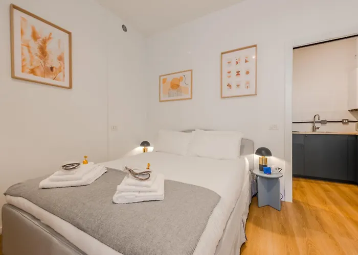 Naviglio M4 Relax E Design * Mailand
